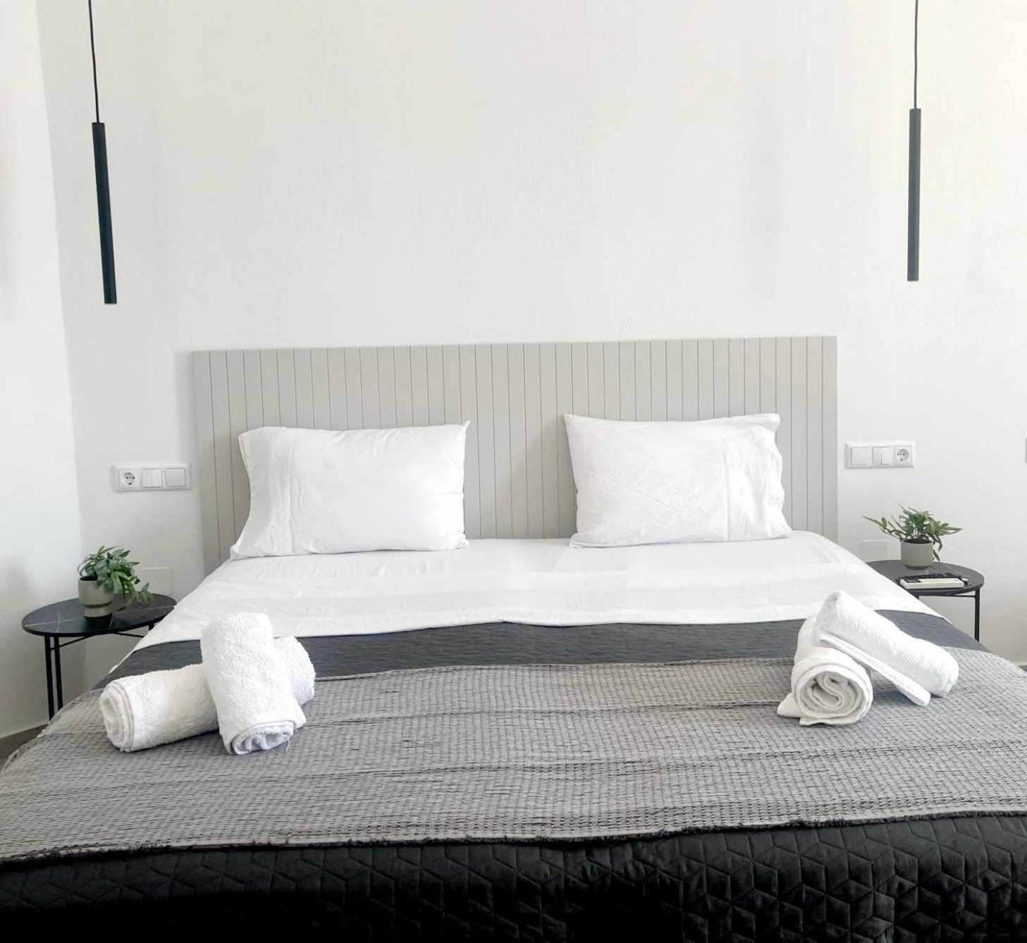 Maya Apartments, Modern And Convenient Apartments With Private Parking Skiathos-Stadt Exterior foto