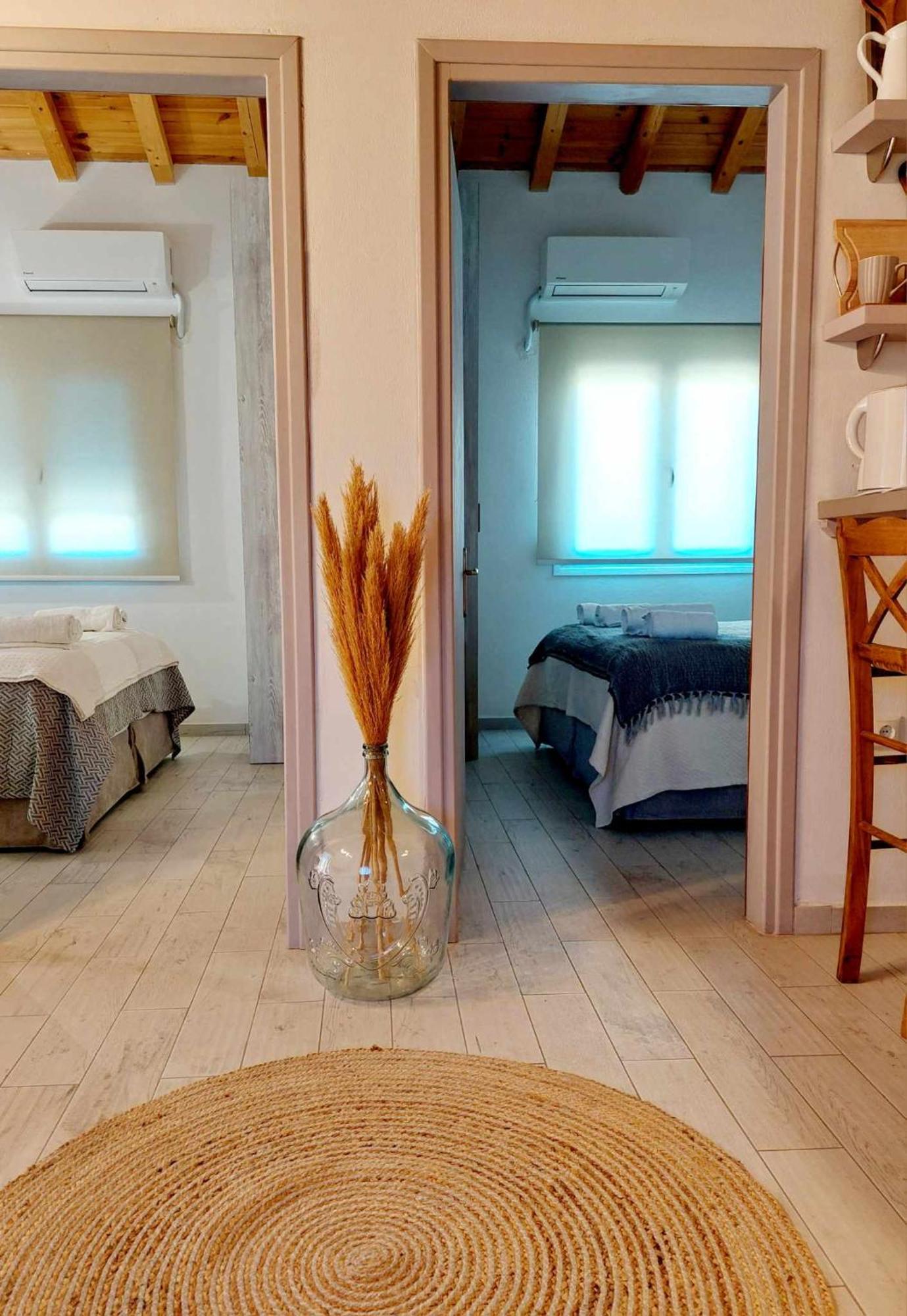 Maya Apartments, Modern And Convenient Apartments With Private Parking Skiathos-Stadt Exterior foto